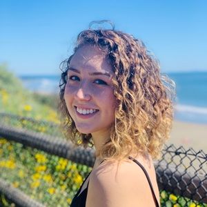 Meet your Posher, Crystal